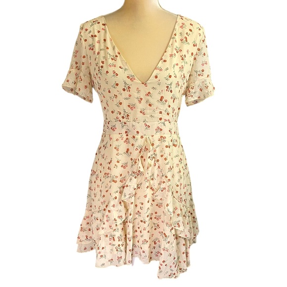 Showpo All For You Dress in Cream Floral - Picture 2 of 10